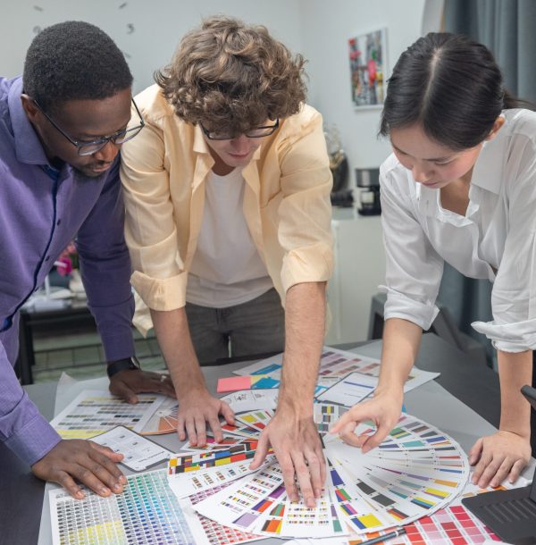 Product manager and UI/UX developer collaborate to enhance a smart energy analytics app. Optimizing color, interactive buttons, real-time monitoring for efficient data usage and consumption insights.